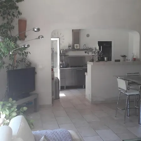 Villa 19 Chemin De La Carraire *